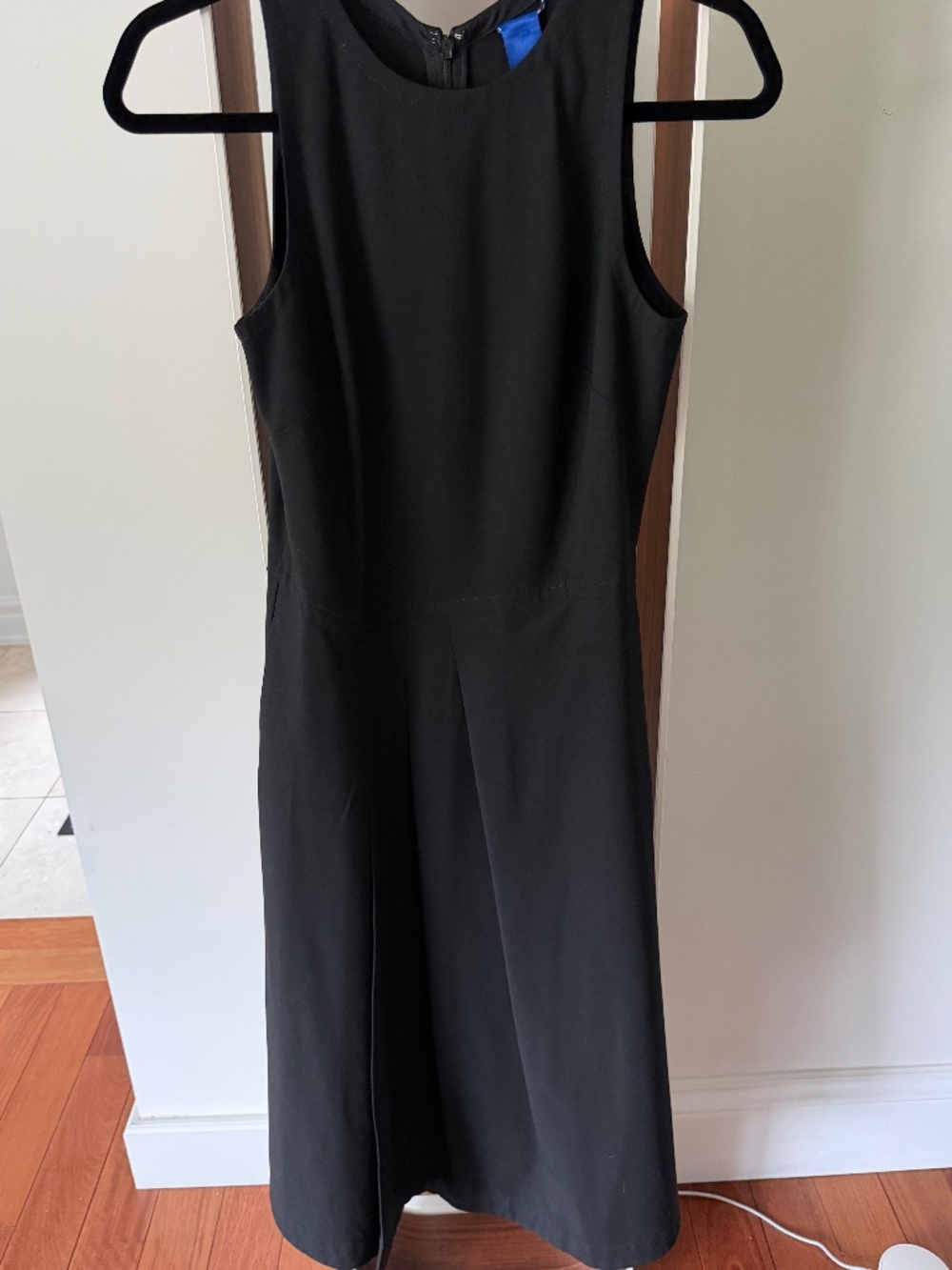 Kit and Ace Sleeveless Midi Dress | Size 2 | Pockets | Lightweight | Like New